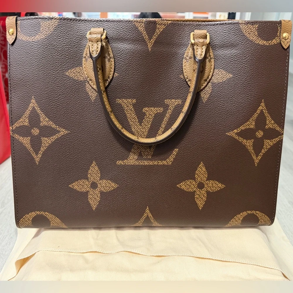 Louis Vuitton onthego MM revese monogram